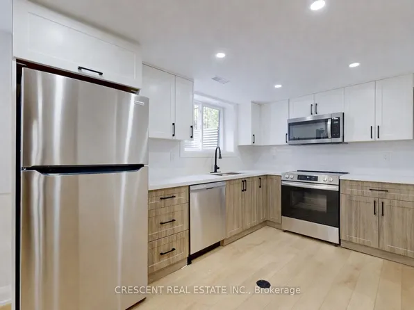 59 Elkwood Ct, Hamilton, ON L9C 2T5