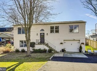 3911 28th St, Chesapeake Beach, MD 20732