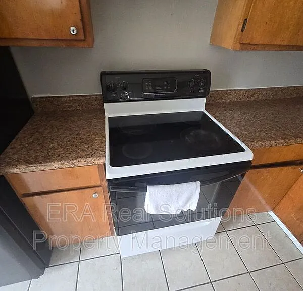 2236 Brentnell Ave — Photo 6