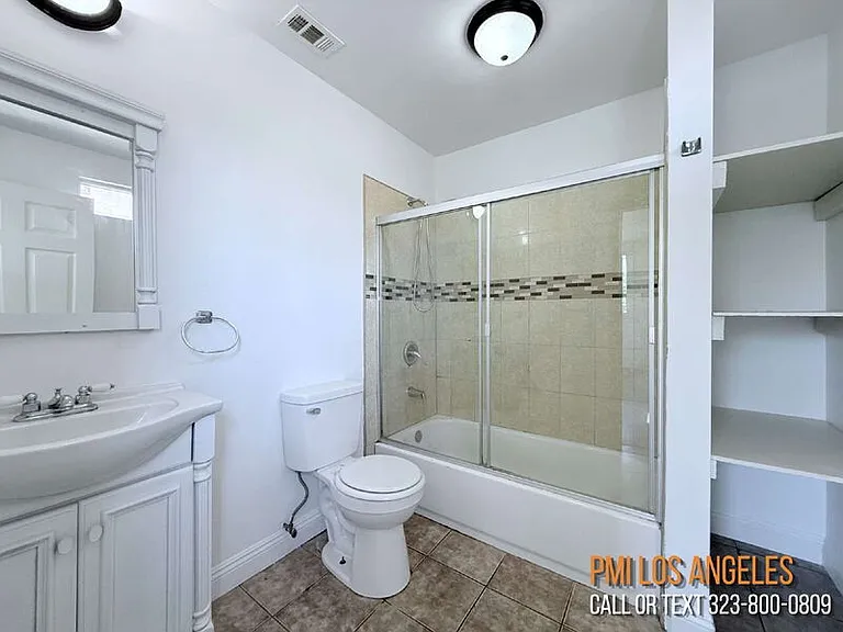 1440 E 42nd St — Photo 16