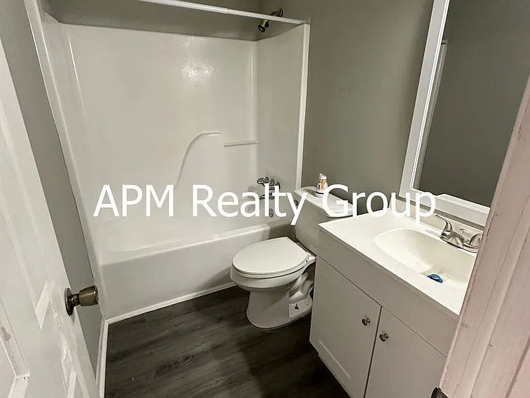 228 Gusty Ln — Photo 3