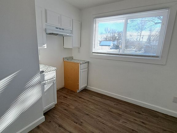 2nd image of 2251 Martin Ave