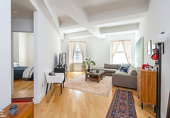 3rd image of 99 John St APT 514