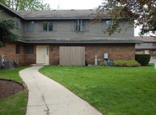 334 N Airlite St, Elgin, IL 60123