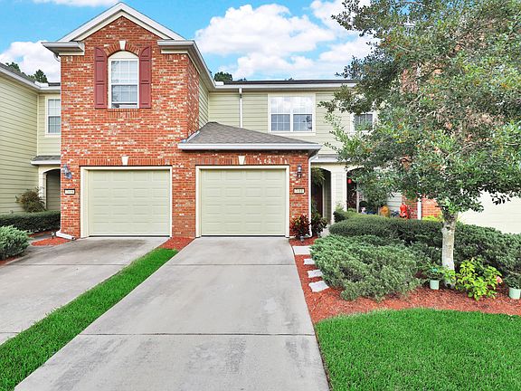 3rd image of 7011 Roundleaf Dr