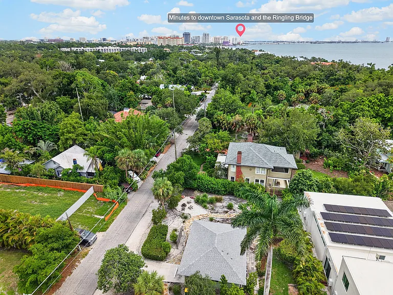 2475 Alameda Ave #B — Photo 31