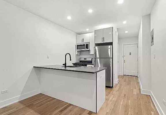 3rd image of 551 W 152nd St APT 1