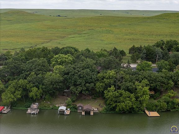 5th image of 440 E Flint Hills Dr