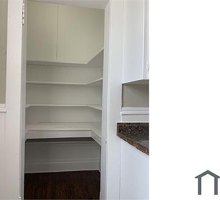 1st image of 586 Reaney Ave #1