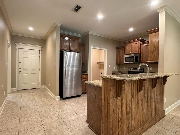 9100 Shadow Oak Dr — Photo 17