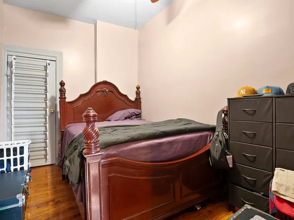 496 Putnam Avenue image 7 of 19