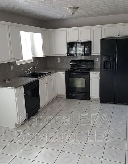 97 Livingston Ln — Photo 7