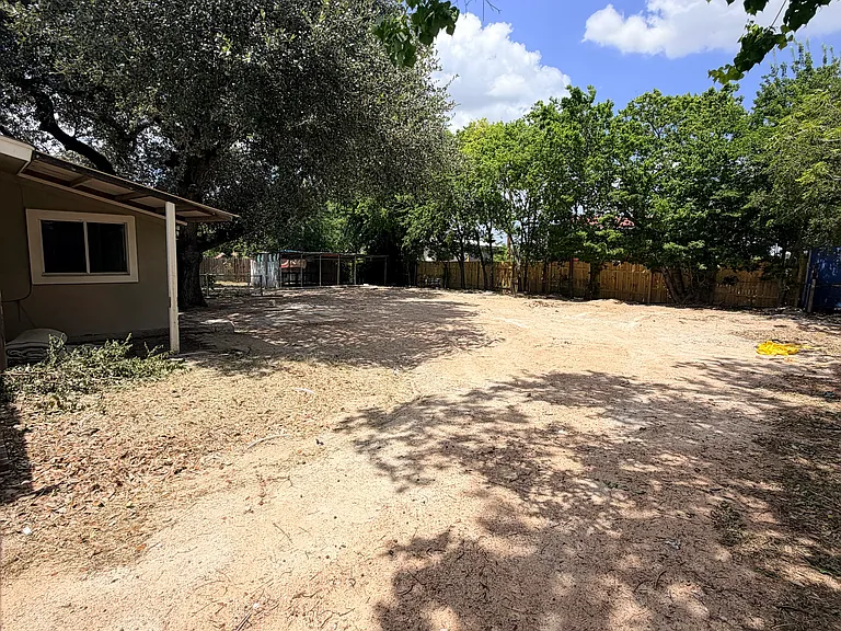2102 Bois Darc Ln — Photo 27