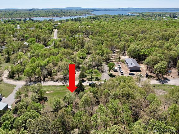 2nd image of 23 Duchess Creek Rd