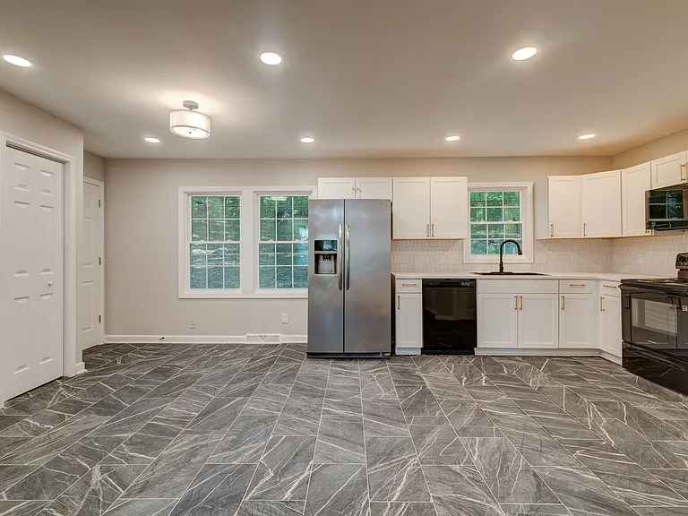 2832 Oak Ridge Ct — Photo 7