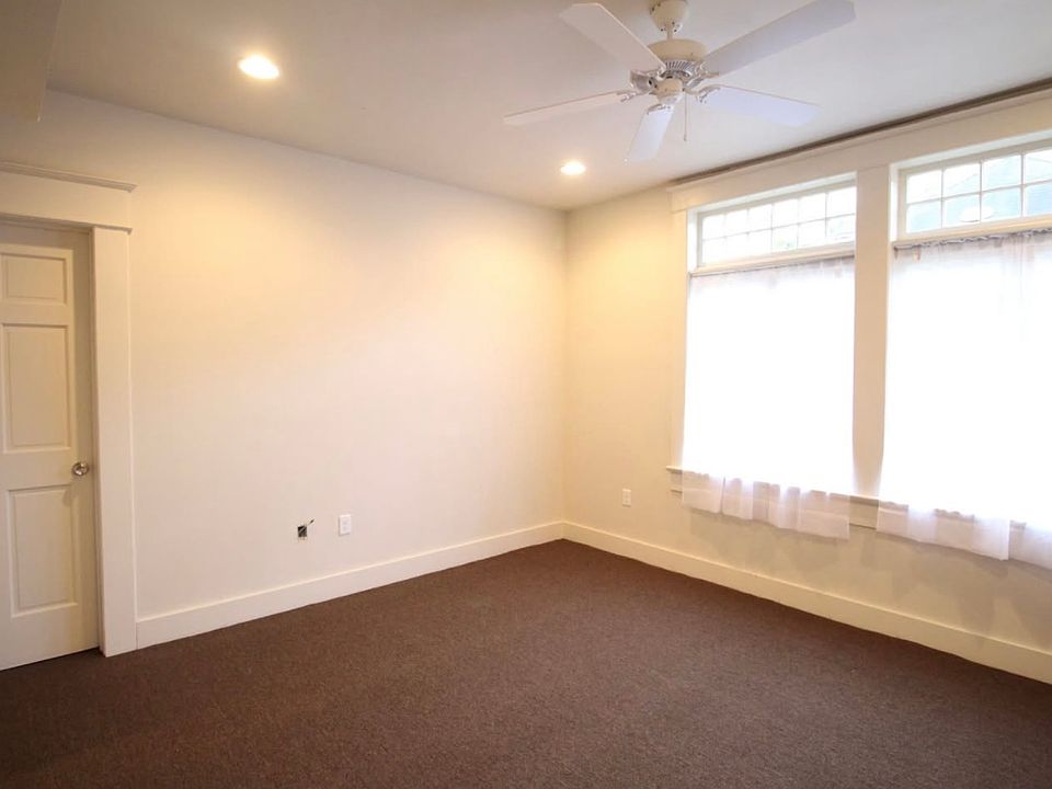 Living Room picture 2