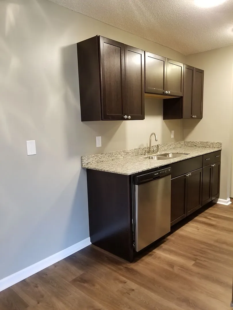 Building Photo - Briar Oaks Apartments