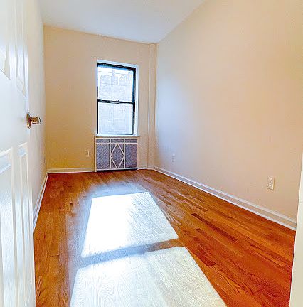 5th image of 32 W 75th St APT 4R