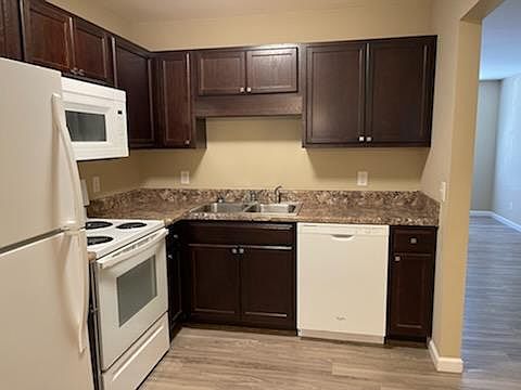 5th image of 1829 Summerhaven Ave #B