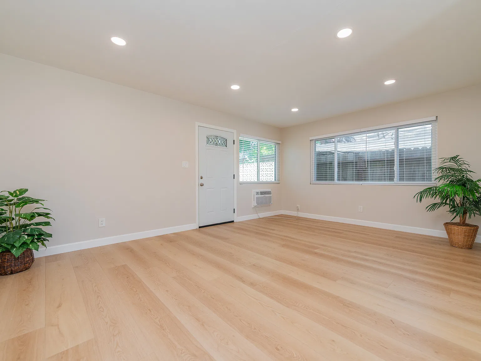 2 bed, 875 sqft, $2,900 — Photo 4