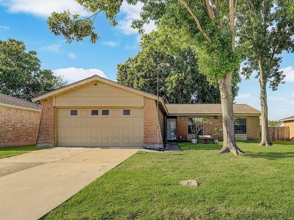 1st image of 4922 Valley View Dr