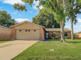 4922 Valley View Dr, La Porte, TX 77571