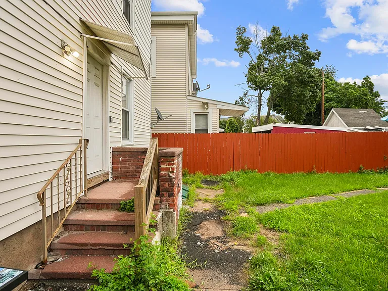 286 Exchange St #3 — Photo 21