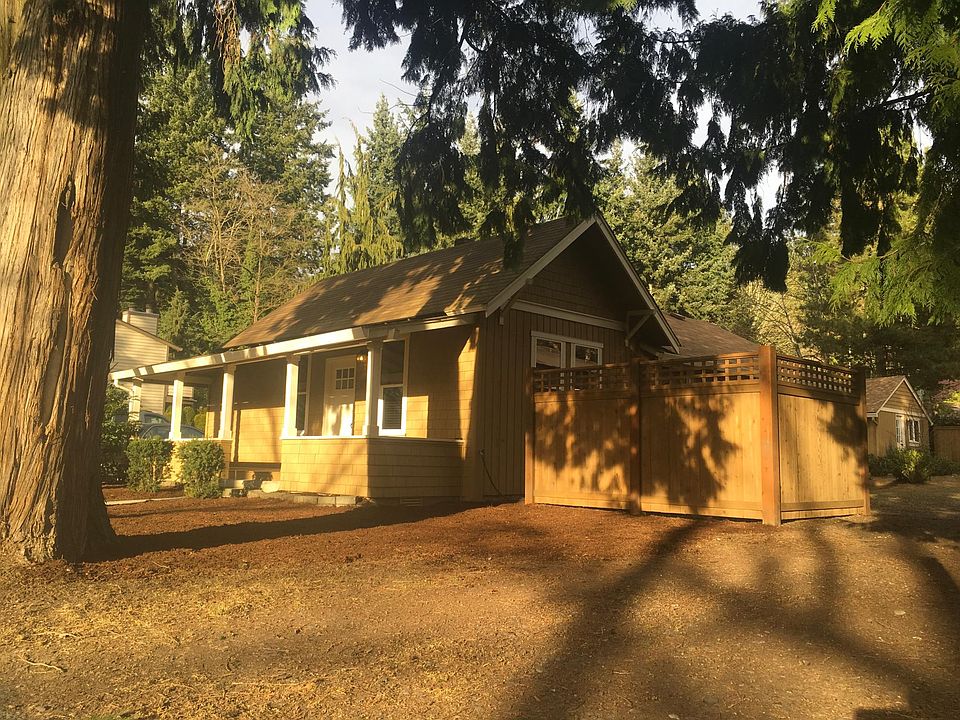 1st image of 8420 165th Ave NE
