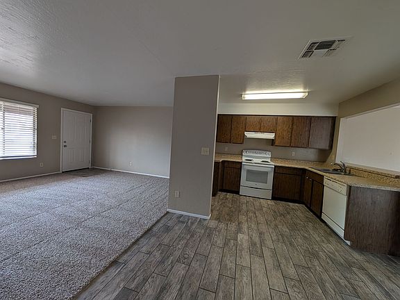 5th image of 1824 W Portobello Ave