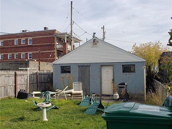 5th image of 639 15th St
