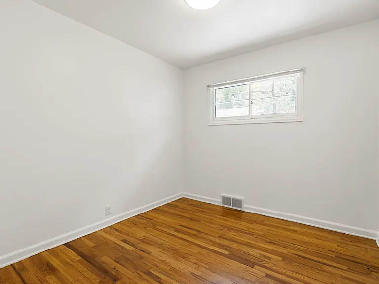 623 Colorado St — Photo 13