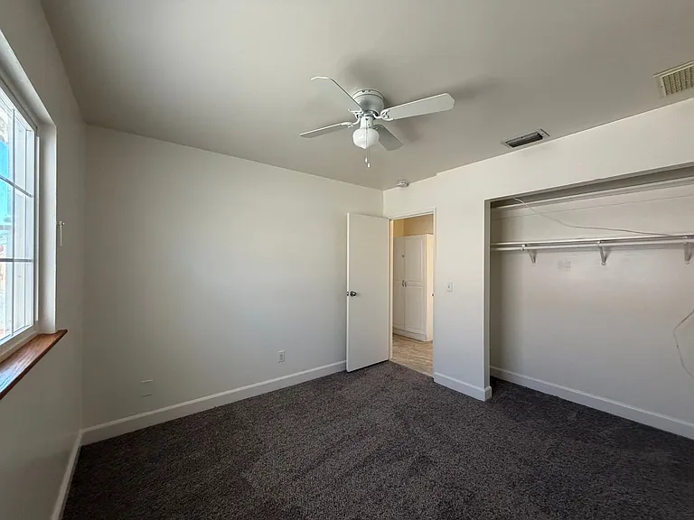 424 Oakmont Dr — Photo 50
