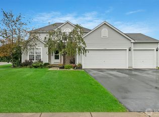 1780 Apple Valley Dr, Wauconda, IL 60084