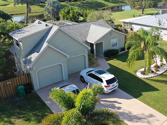 3rd image of 1934 SE West Dunbrooke Cir W