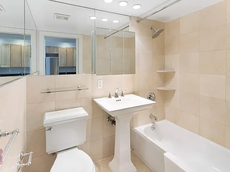 330 E 100th St #1B — Photo 3