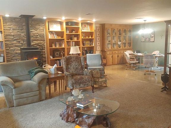 5th image of 4409 Hilltop Ln