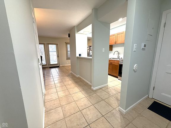 3rd image of 1125 Canterbury Ct #B