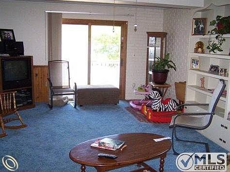 Indiana 644 Living Room.JPG