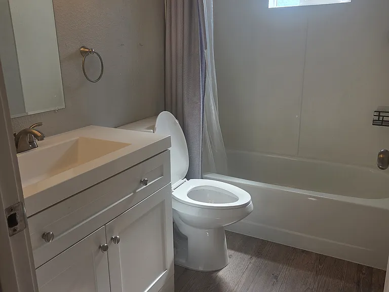 2938 Wellington Ave — Photo 15