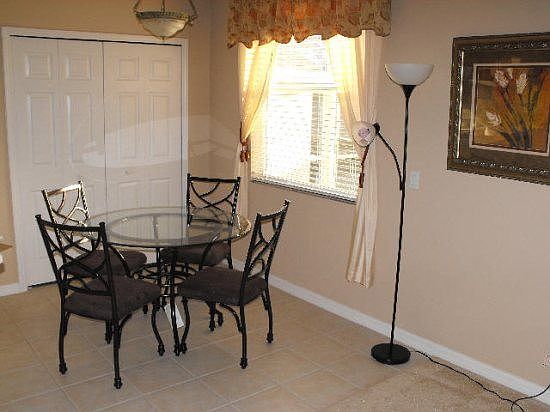 WHH6P340HC-breakfast-nook