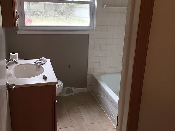 5th image of 26937 Adele Ln