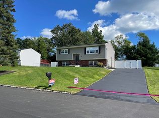 28 Crane Rd, Middletown, NY 10941