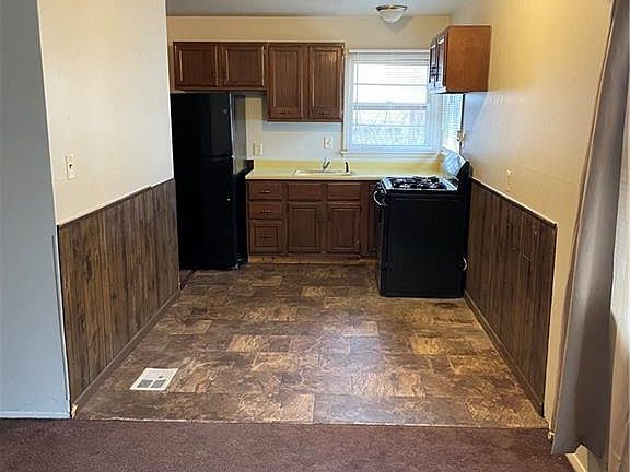 2nd image of 2982 Roosevelt Dr