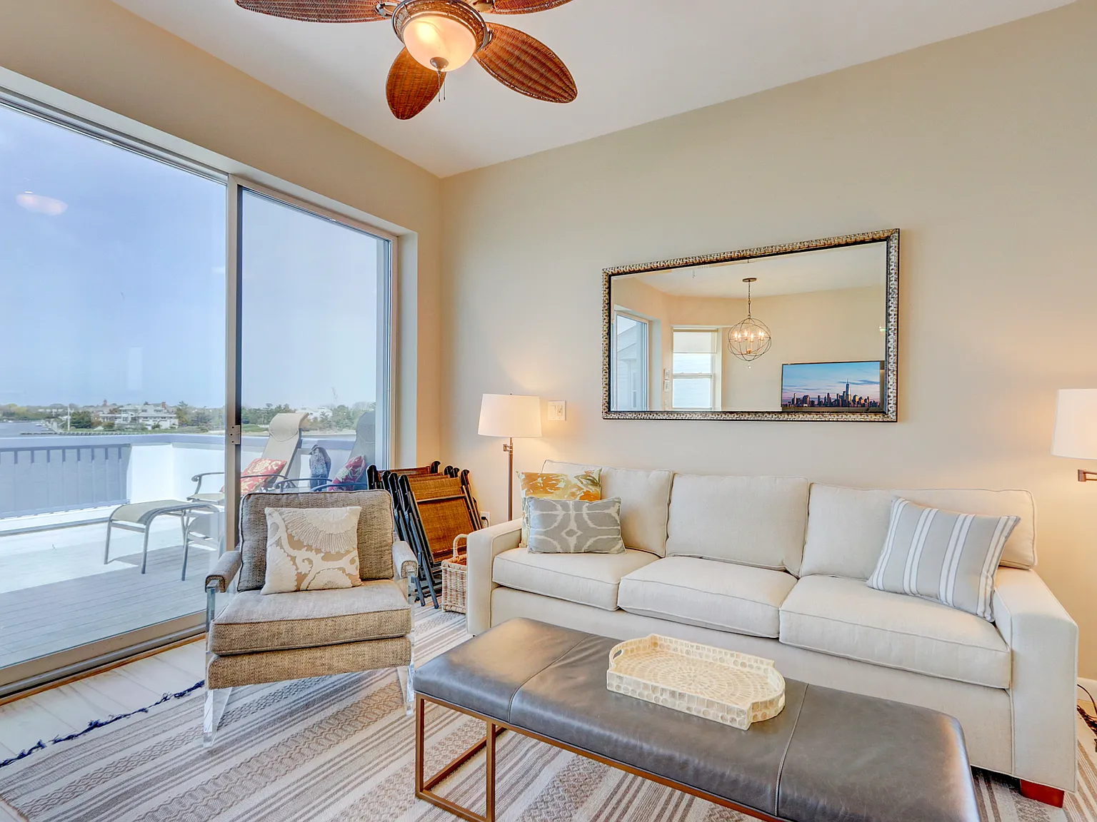 Yardarm Waterfront Condo - Corner Unit - Pool -Tennis - Elevator — Photo 2