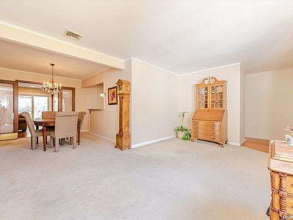 5th image of 102 Doris Pl