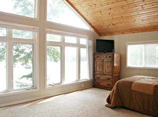 6811 N Tichigan Rd, Waterford, WI 53185