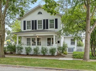 241 W Van Buren Ave, Naperville, IL 60540