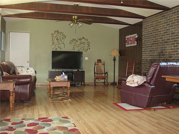 4th image of 520 Rebecca Ave