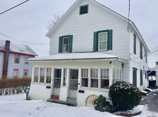 17 Robinson St, Canajoharie, NY 13317