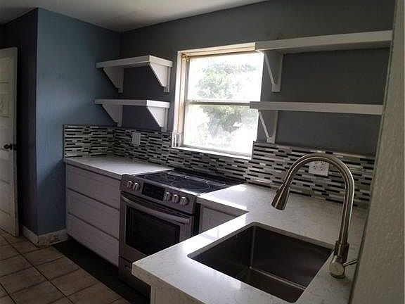 5th image of 701 Laurel Ave